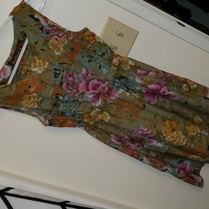 Womens super cute flower dress!